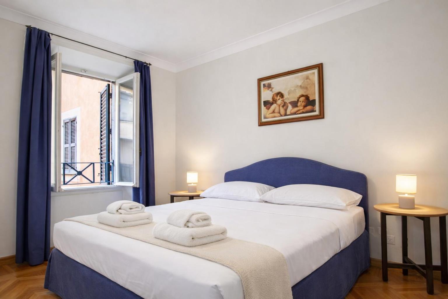Peaceful Apartment In Piazza Venezia'S Alleys — Photos 1